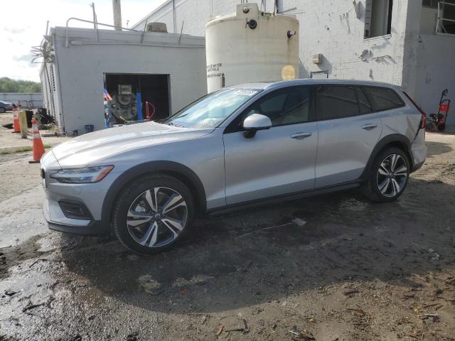  Salvage Volvo V60