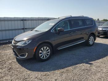  Salvage Chrysler Pacifica