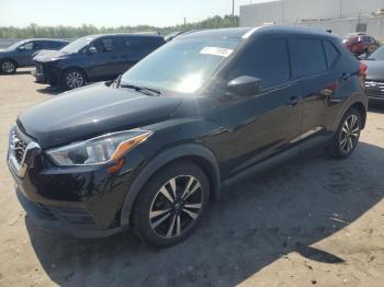  Salvage Nissan Kicks