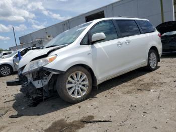  Salvage Toyota Sienna