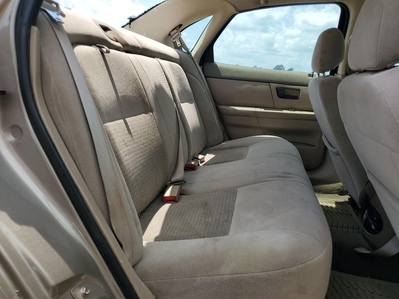 Ford Taurus Se Image 5