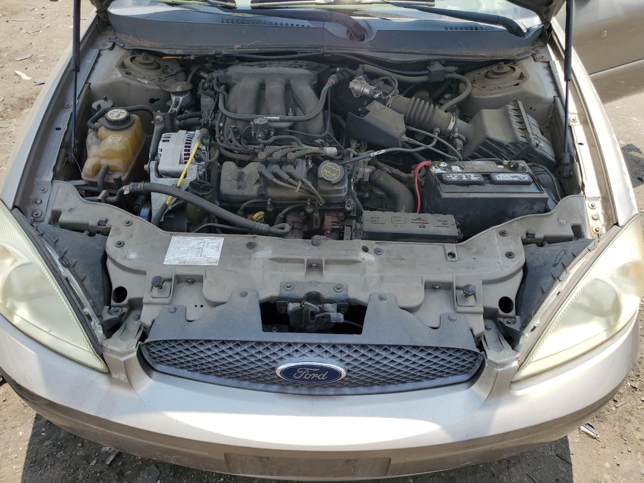 Ford Taurus Se Image 11