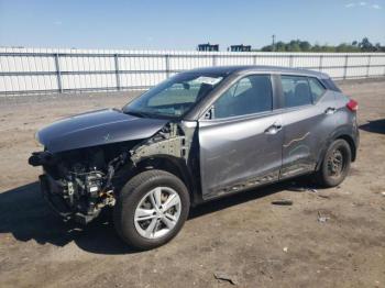  Salvage Nissan Kicks