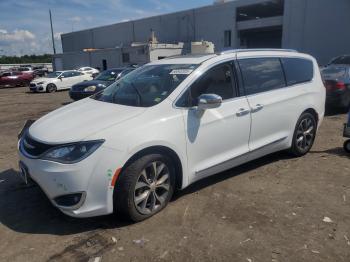  Salvage Chrysler Pacifica