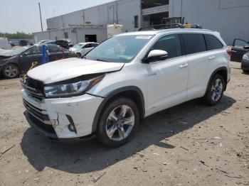  Salvage Toyota Highlander