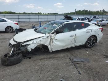  Salvage Nissan Maxima