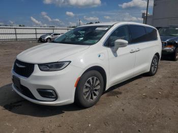  Salvage Chrysler Pacifica