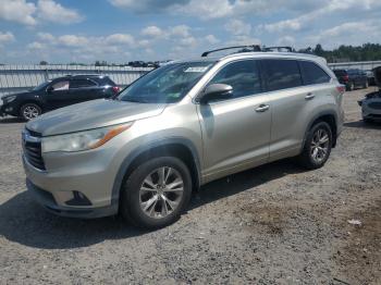  Salvage Toyota Highlander