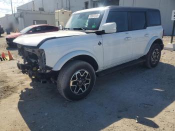  Salvage Ford Bronco