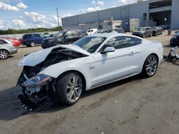  Salvage Ford Mustang