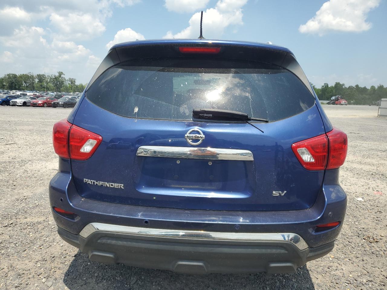 Nissan Pathfinder S Image 2