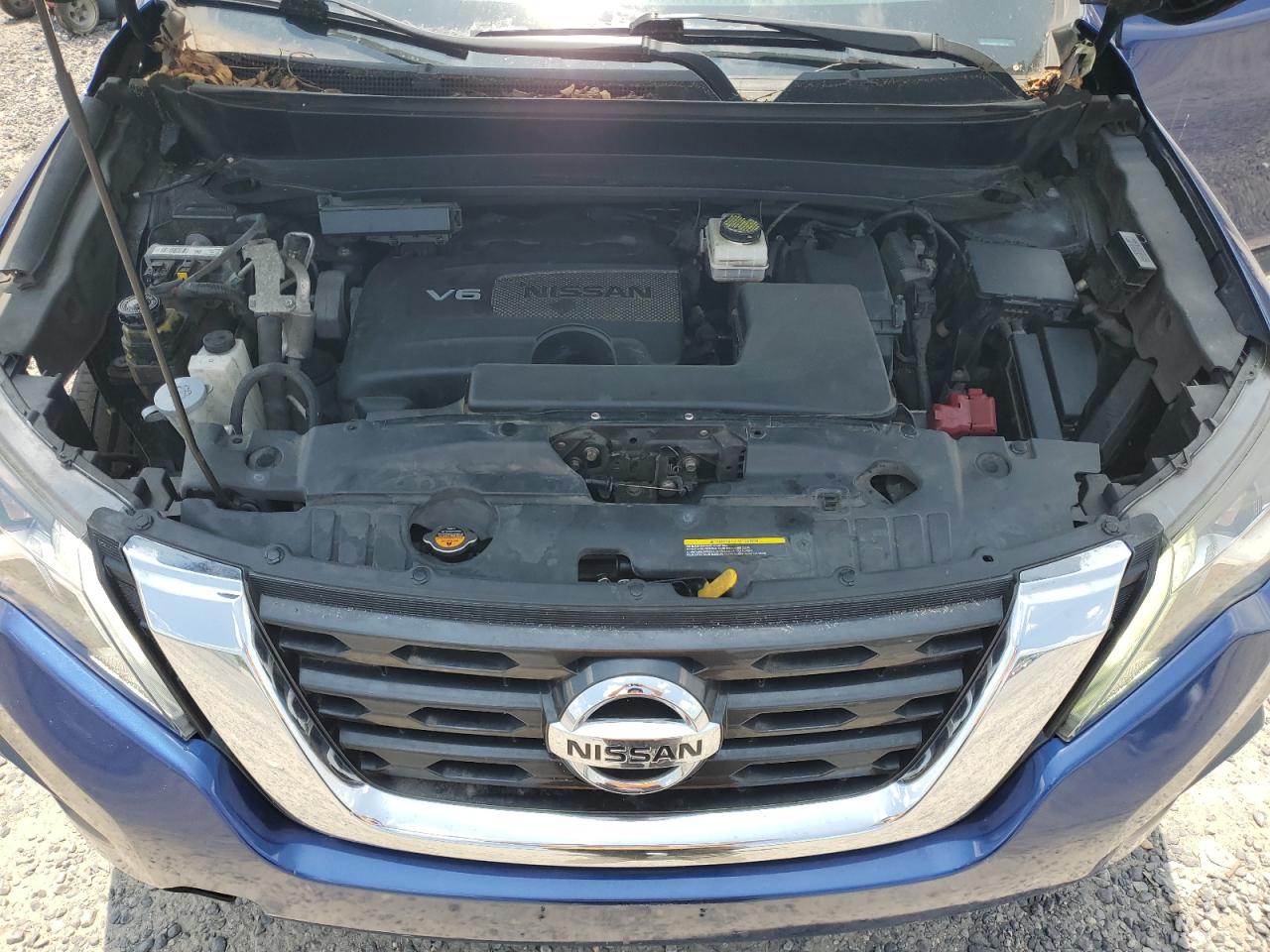 Nissan Pathfinder S Image 9