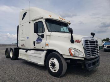  Salvage Freightliner Cascadia 1