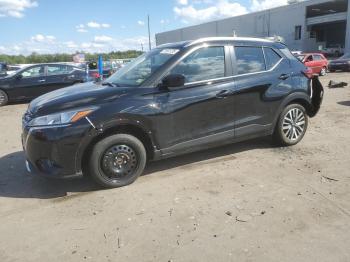  Salvage Nissan Kicks