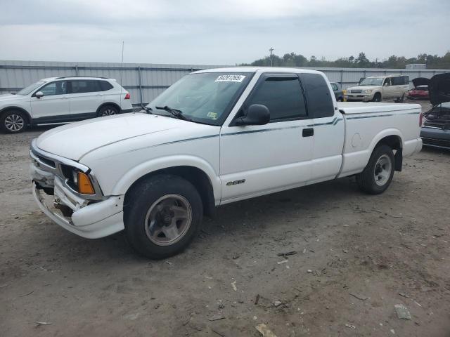  Salvage Chevrolet S-10