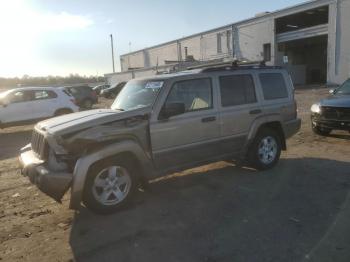  Salvage Jeep Commander