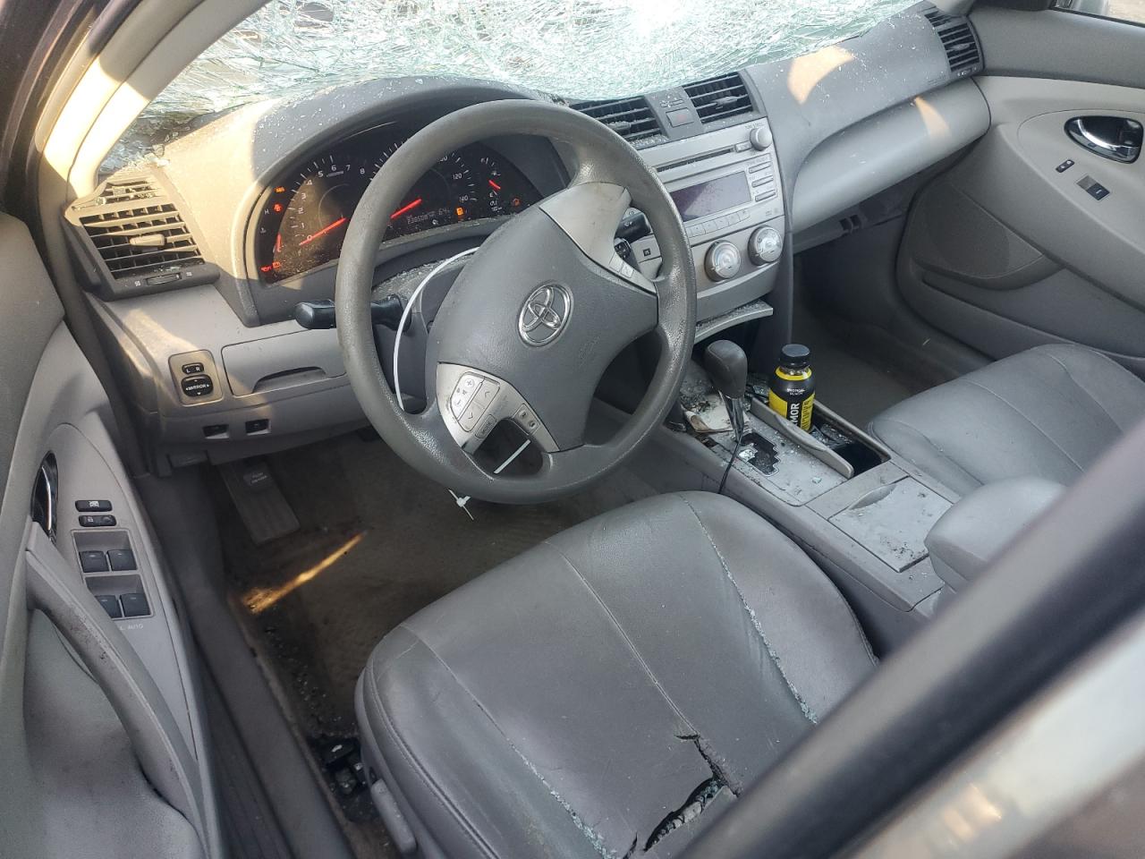 Toyota Camry Base Image 12