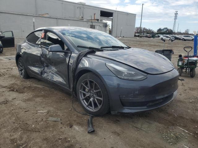 Tesla Model 3 Image 10