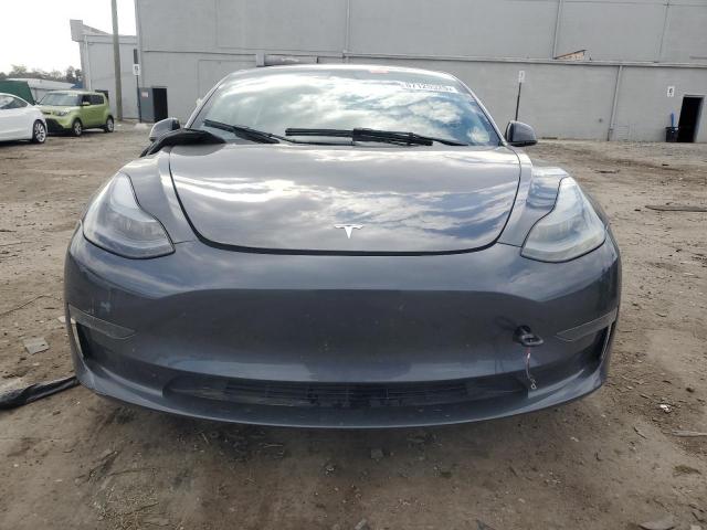 Tesla Model 3 Image 3