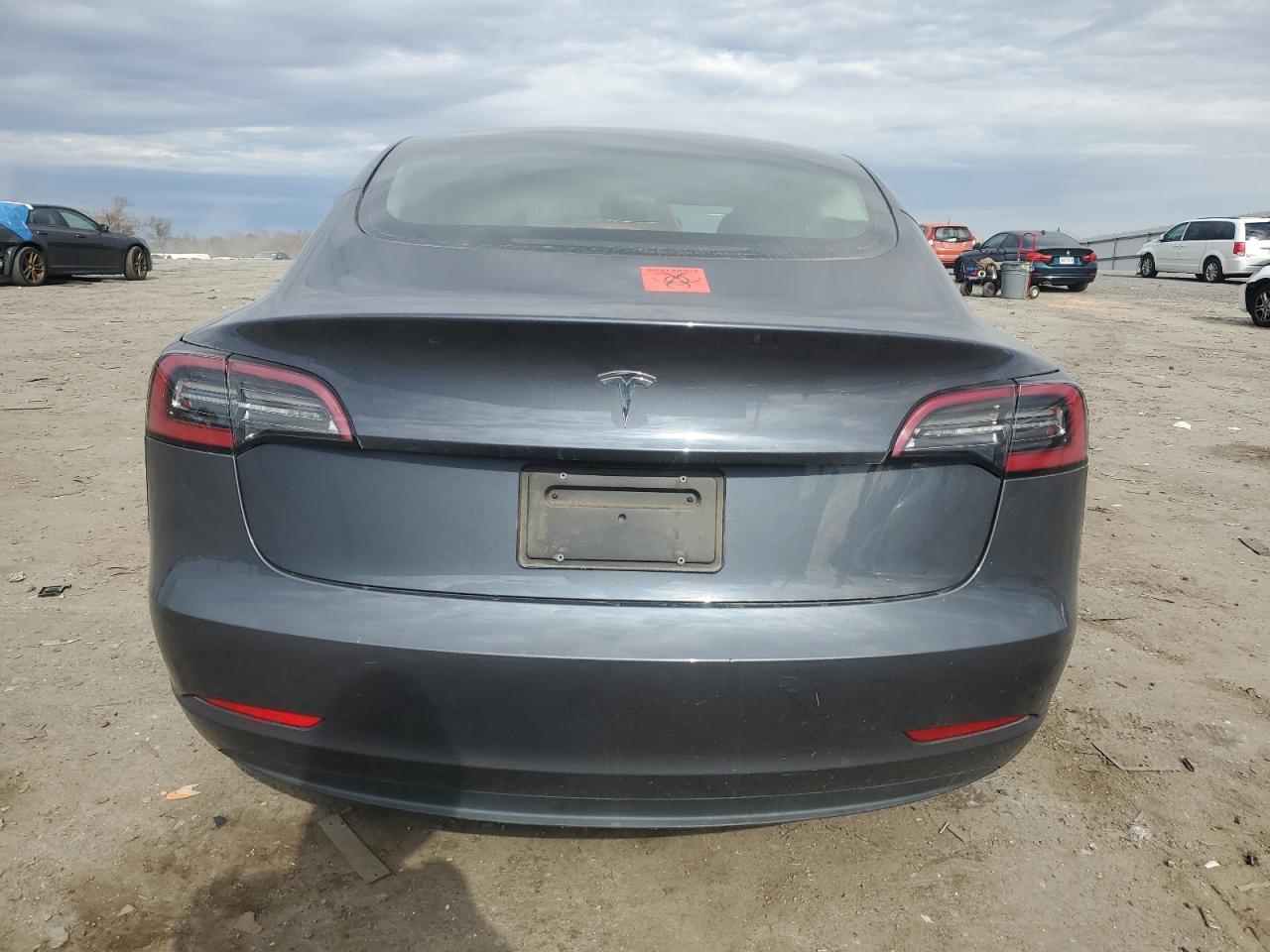 Tesla Model 3 Image 4