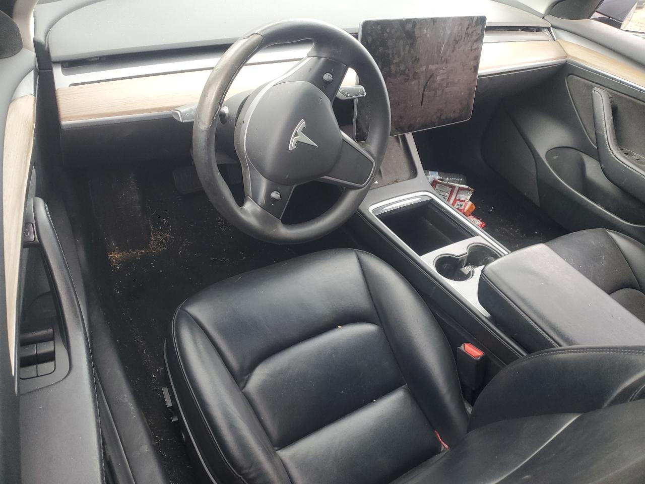 Tesla Model 3 Image 11