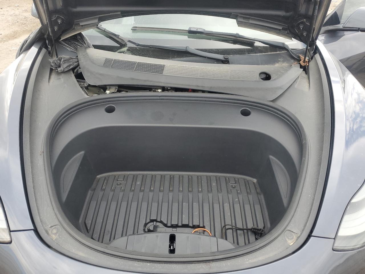 Tesla Model 3 Image 12