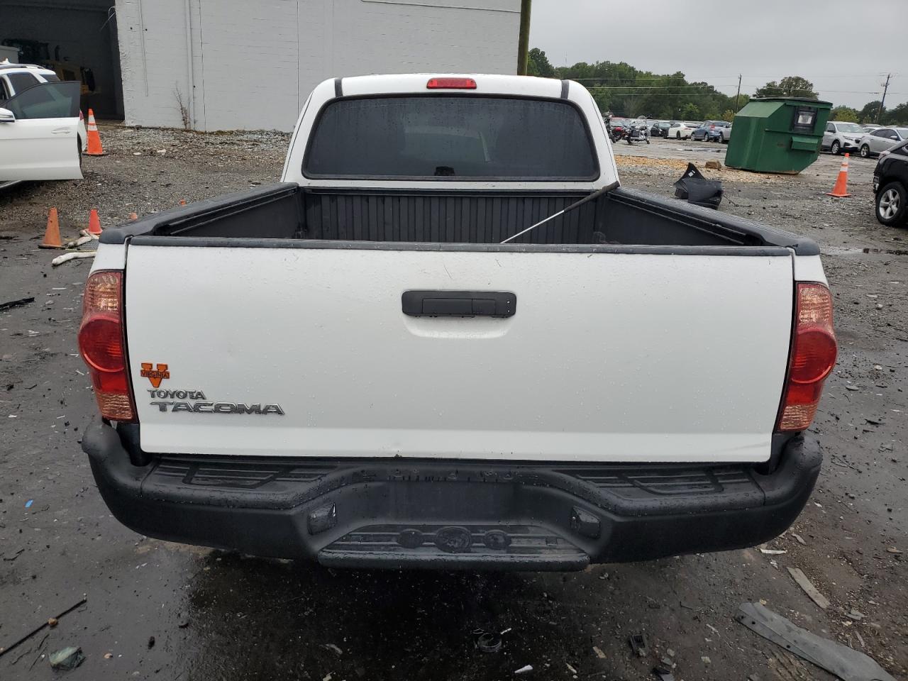 Toyota Tacoma Access Cab Image 3