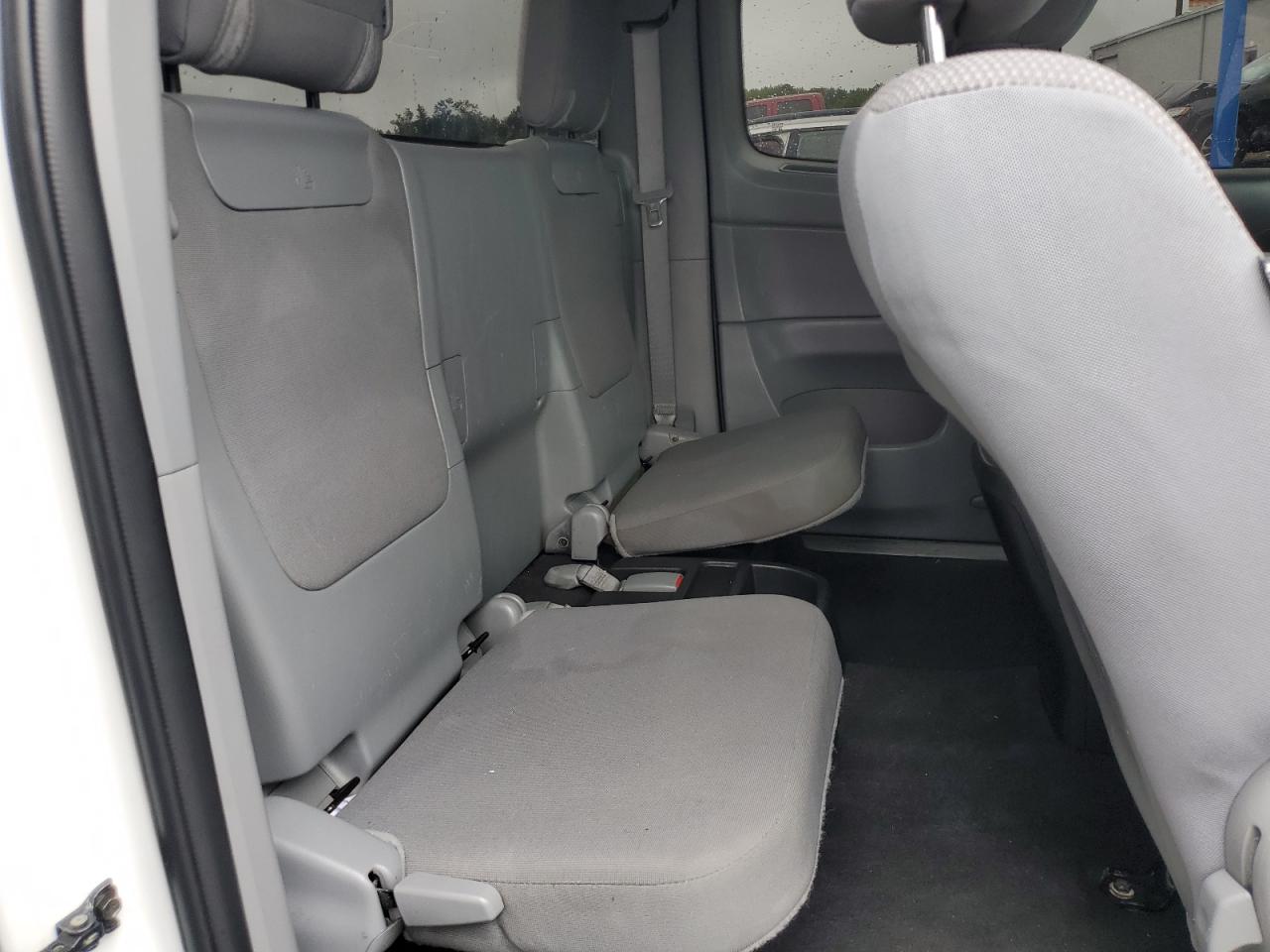 Toyota Tacoma Access Cab Image 8