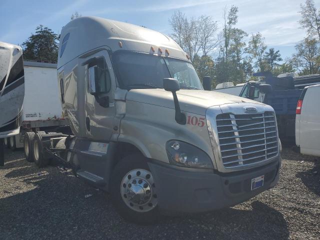  Salvage Freightliner Cascadia 1