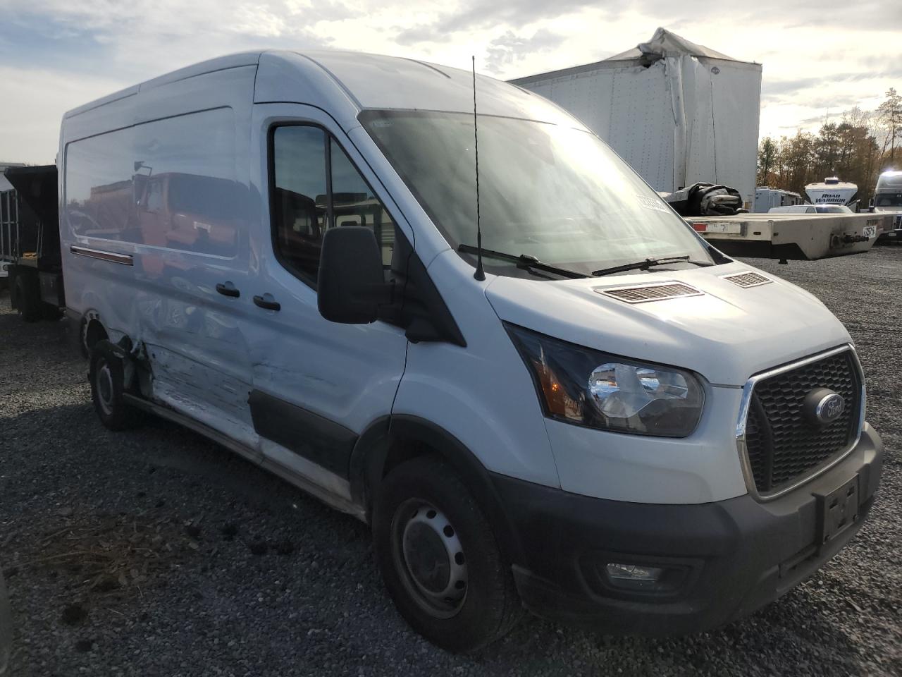 Ford Transit T-250 Image 3