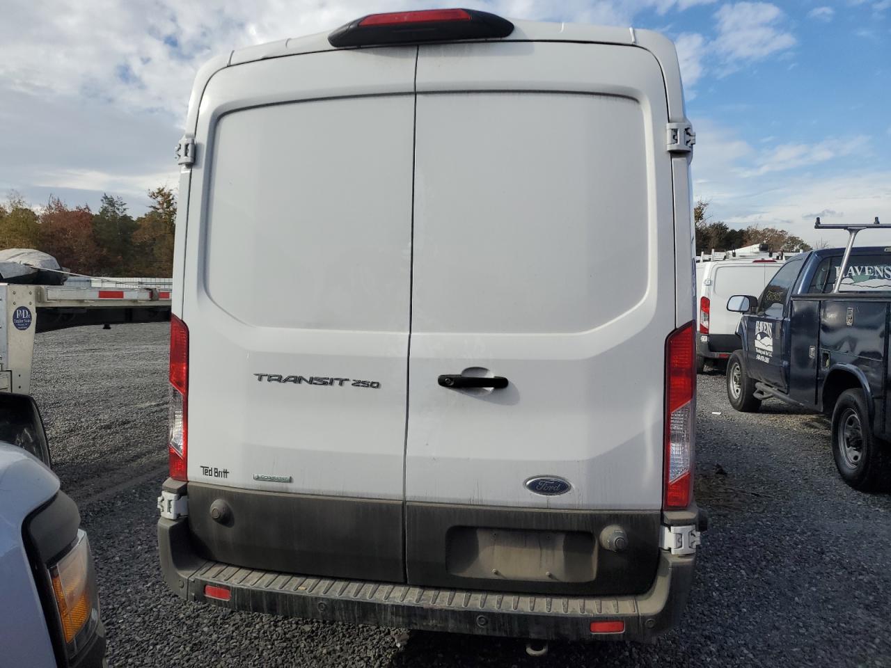 Ford Transit T-250 Image 8
