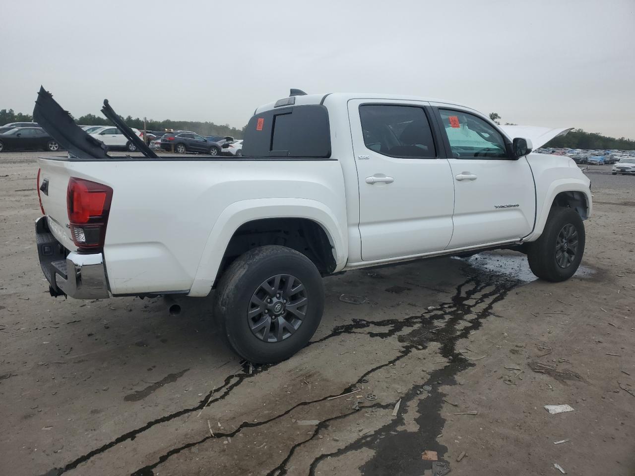 Toyota Tacoma Double Cab Image 2