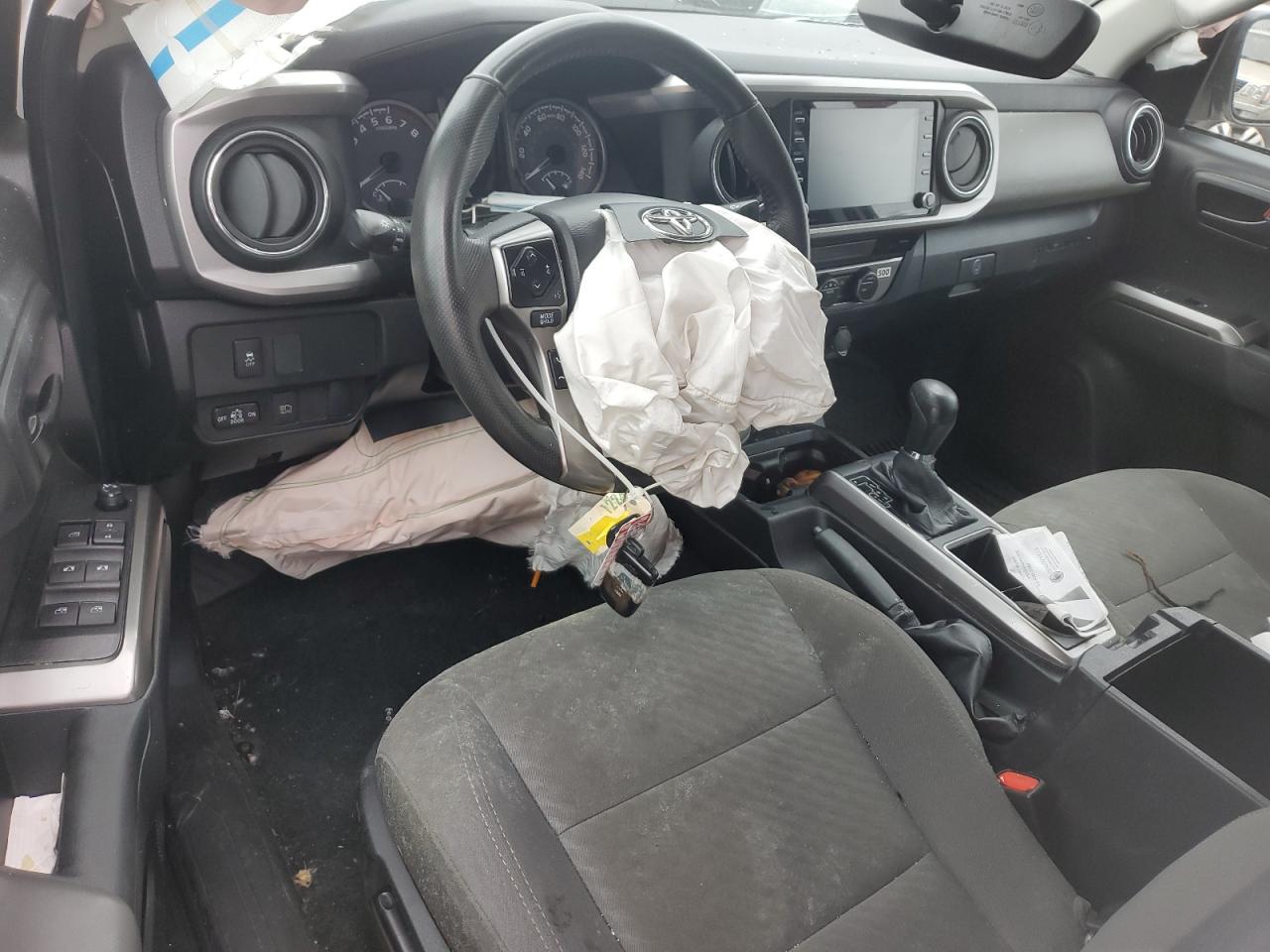 Toyota Tacoma Double Cab Image 12