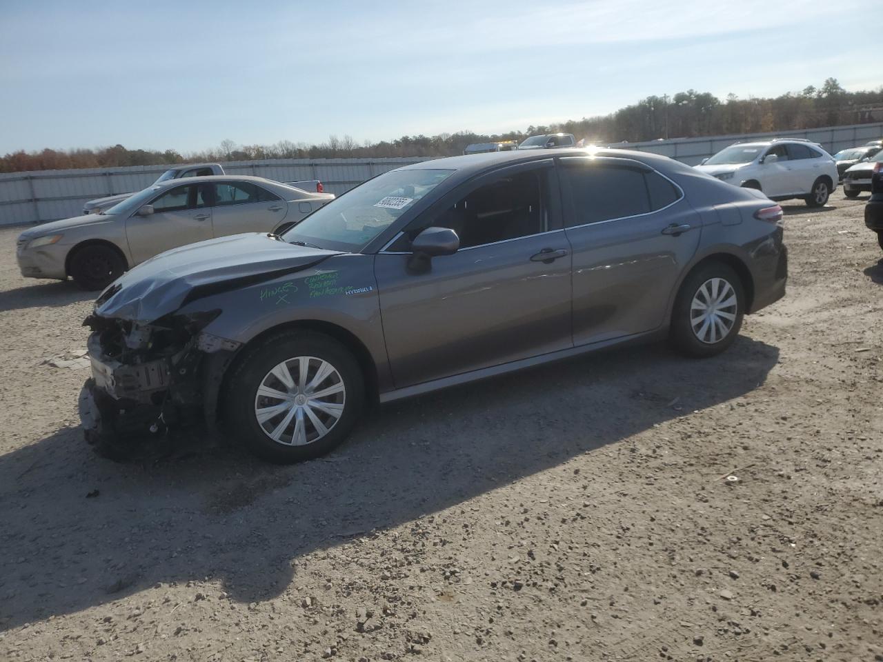 Toyota Camry Le Image 1