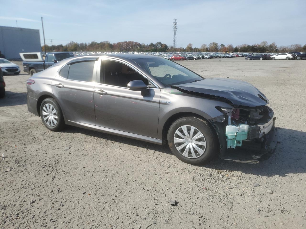 Toyota Camry Le Image 5