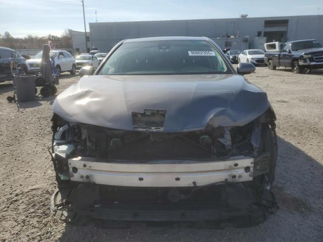 Toyota Camry Le Image 3