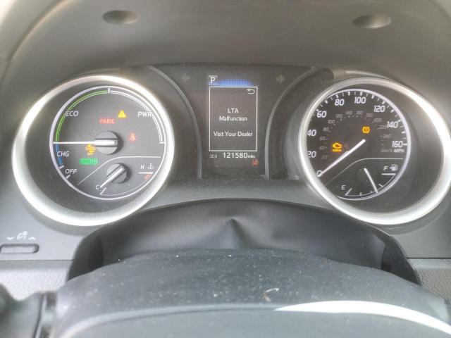 Toyota Camry Le Image 8