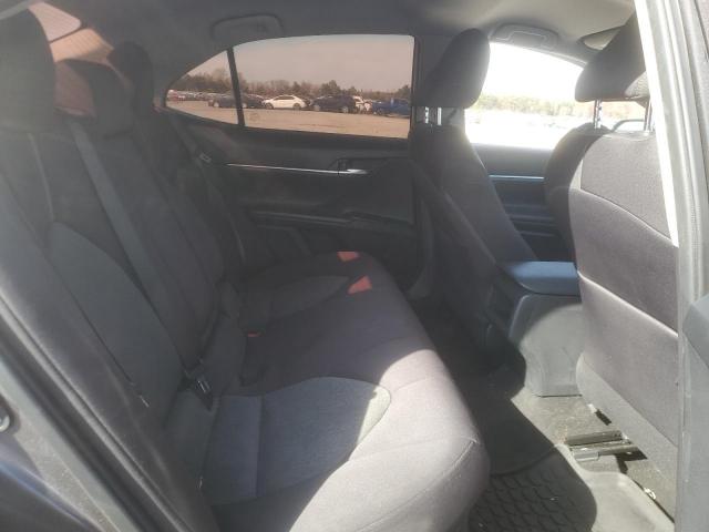 Toyota Camry Le Image 11