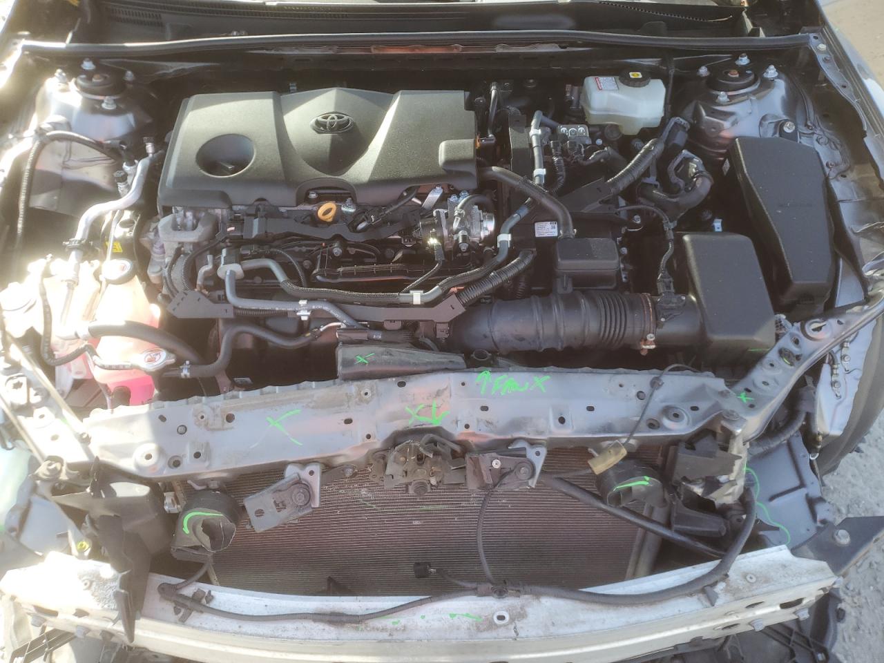 Toyota Camry Le Image 12