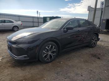  Salvage Toyota Crown Xle