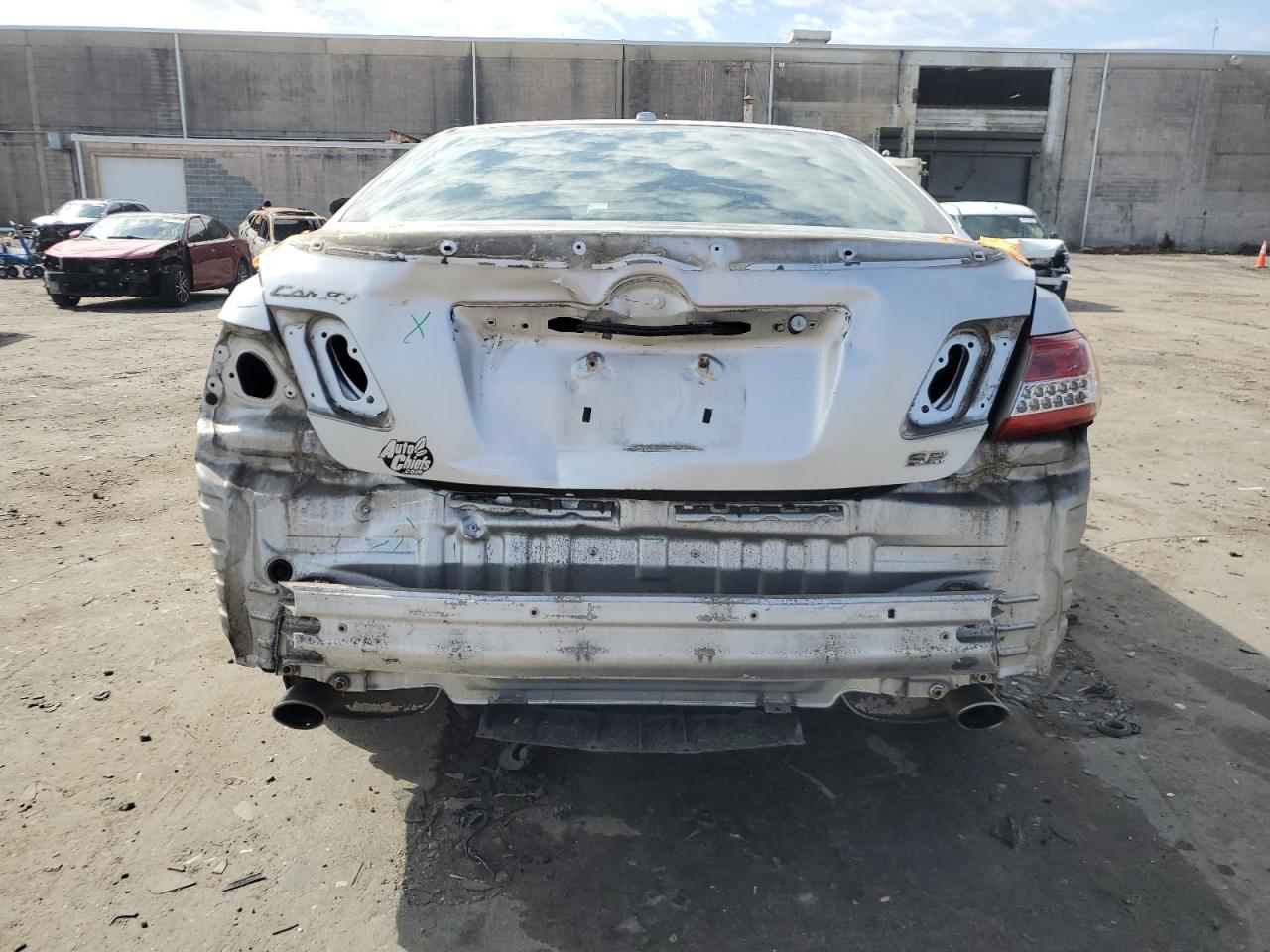 Toyota Camry Base Image 6