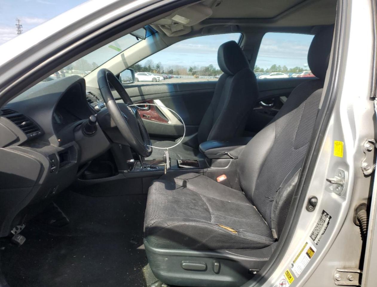 Toyota Camry Base Image 7