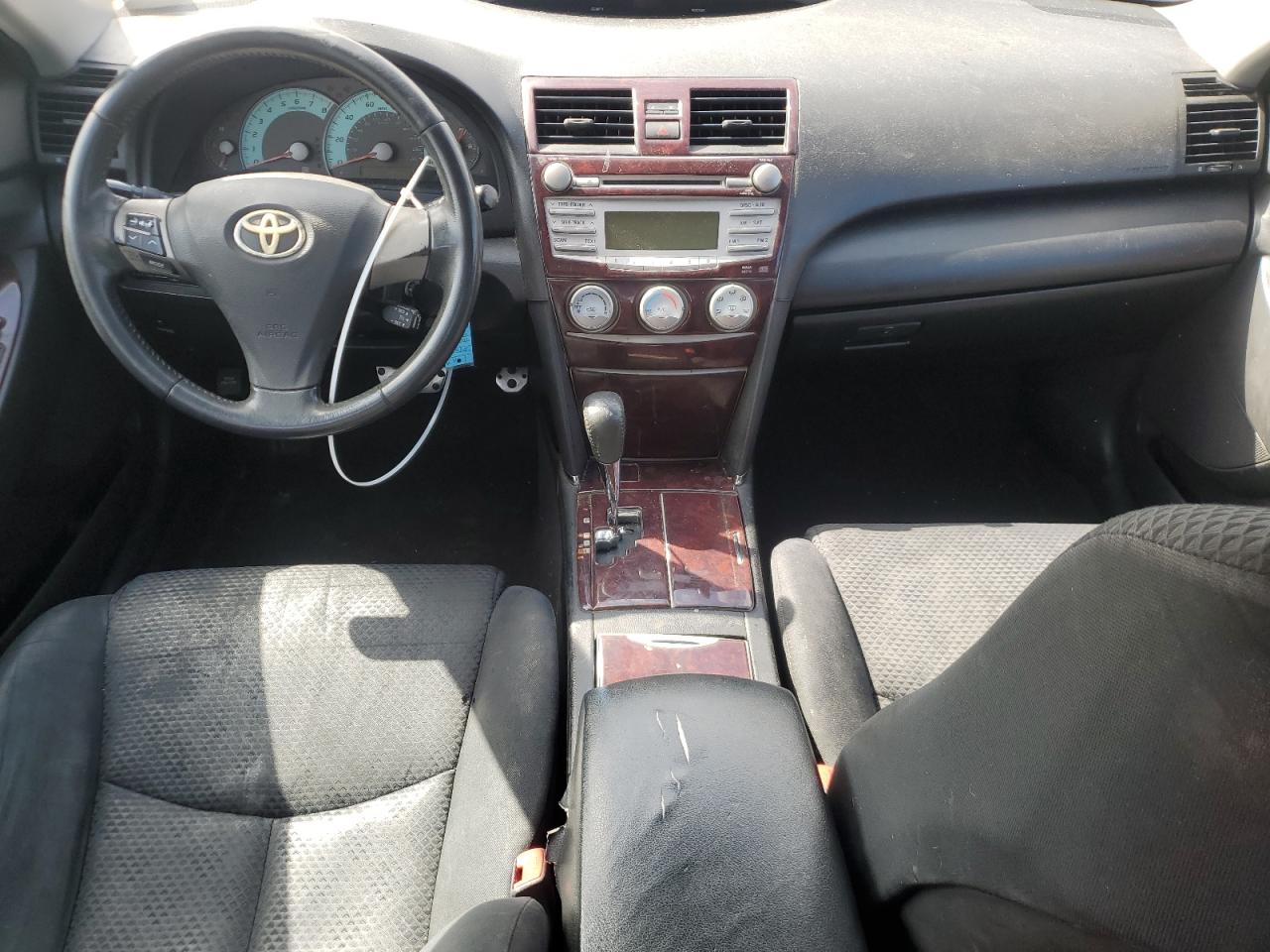 Toyota Camry Base Image 12