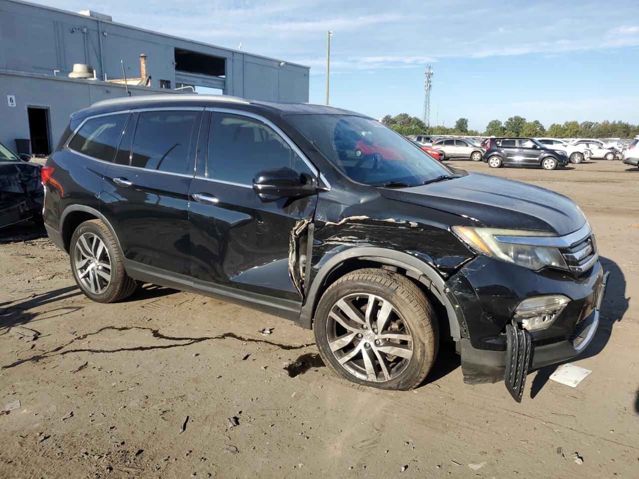 Honda Pilot Touring Image 3