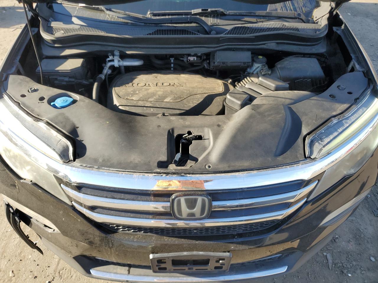 Honda Pilot Touring Image 13