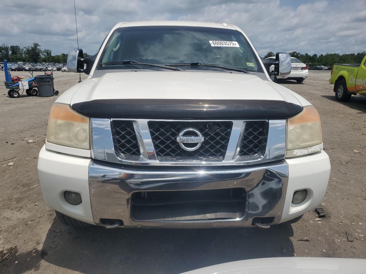 Nissan Titan Xe Image 10