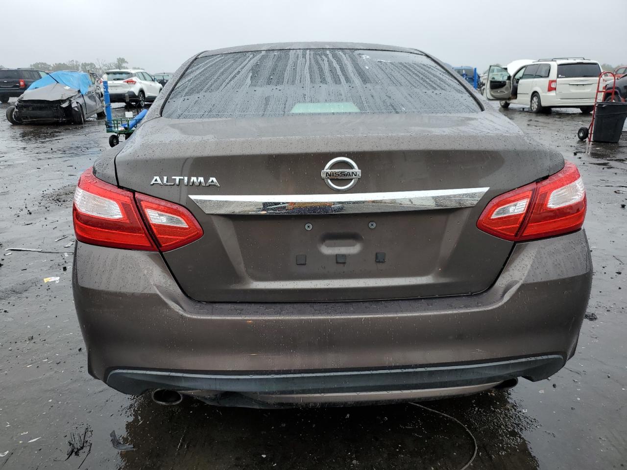 Nissan Altima 2.5 Image 2