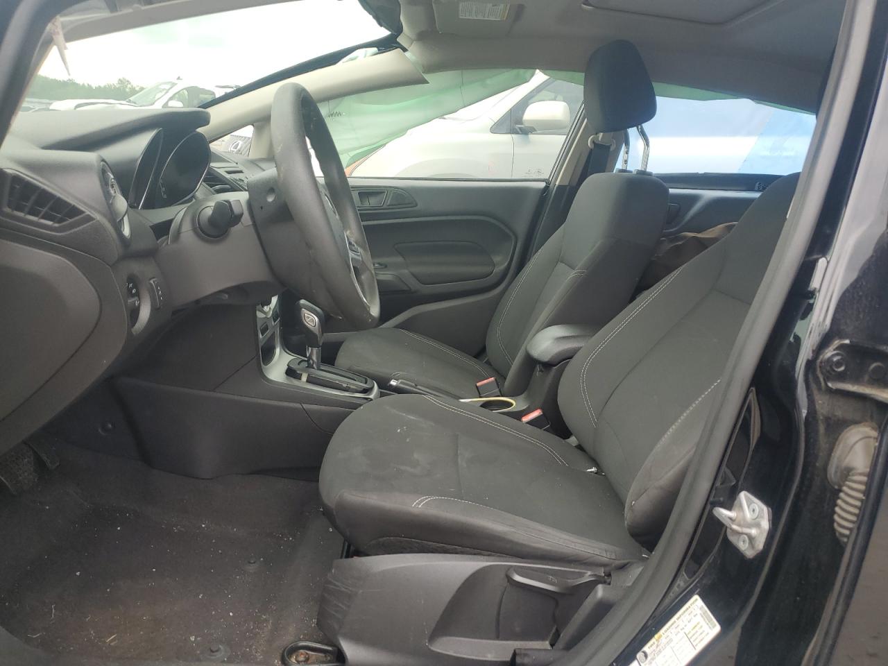 Ford Fiesta Se Image 12