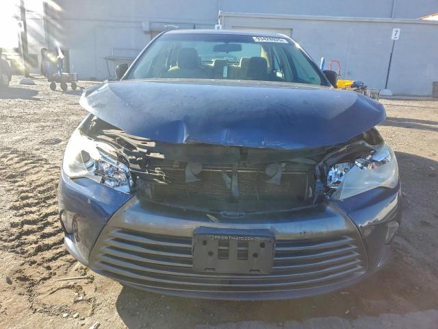 Toyota Camry Le Image 10