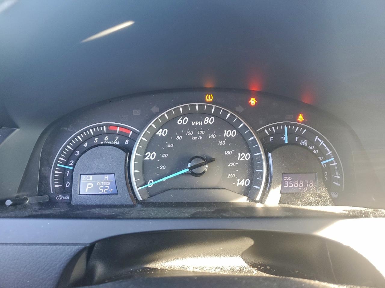 Toyota Camry Le Image 5